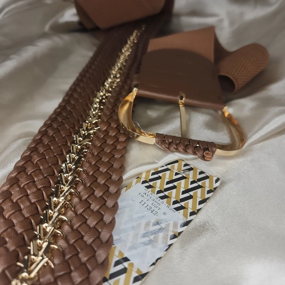Adrienne Vittadini NWT Gold Tone Hardware 2X Belt - Picture 6 of 7